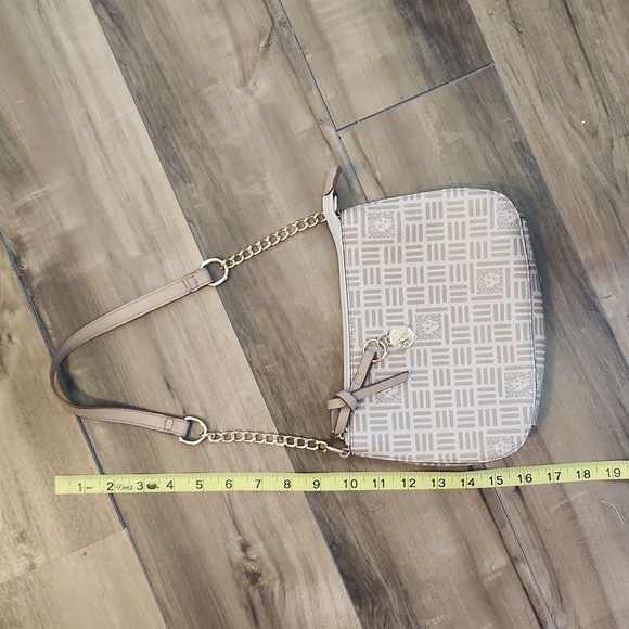 Anne Klein handbag purse taupe with luon logo gold chain accents - Picture 7 of 9